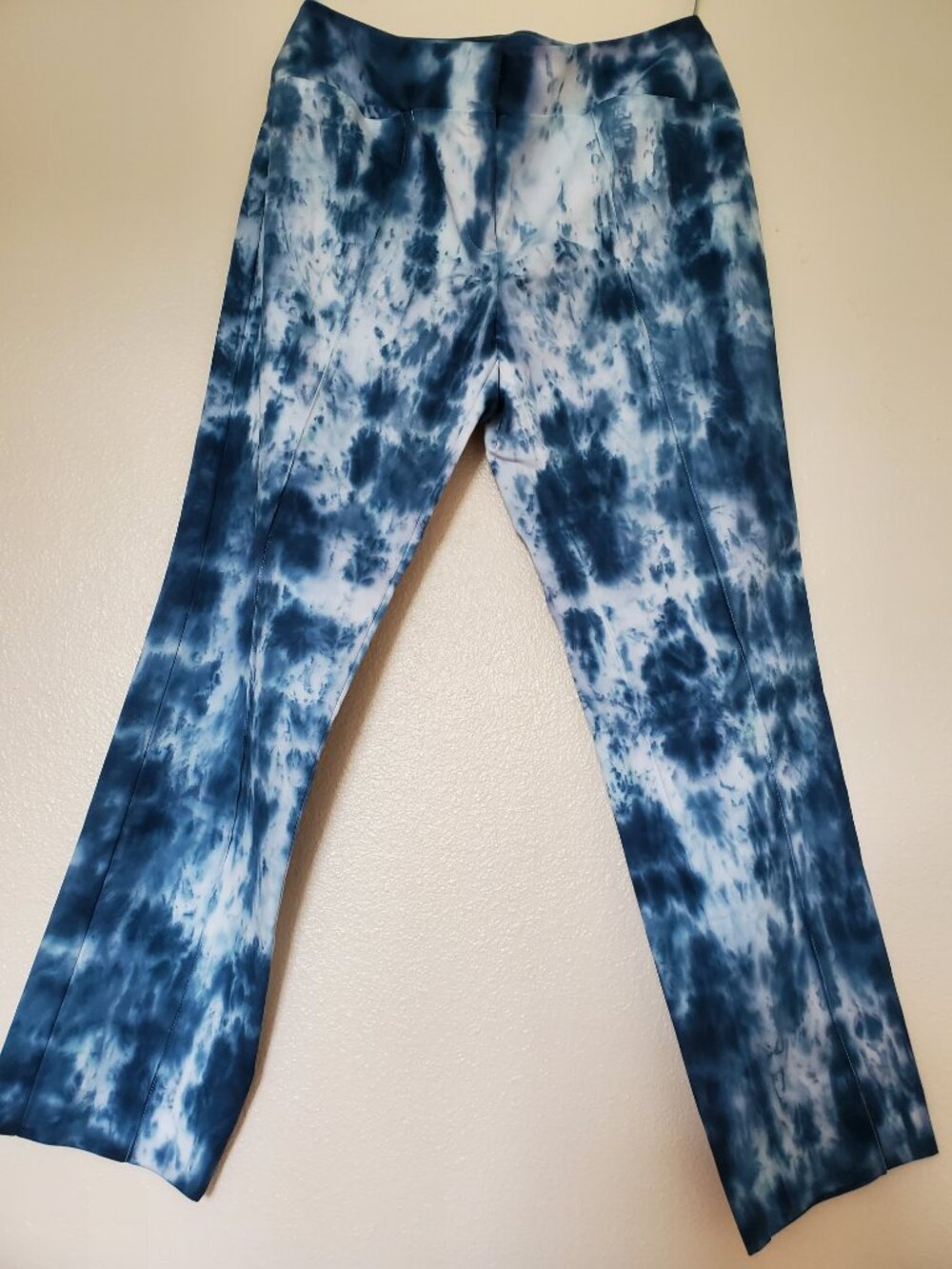 Painted white blue gray summer beach resort travel capri pants S Med 8 tie dyed